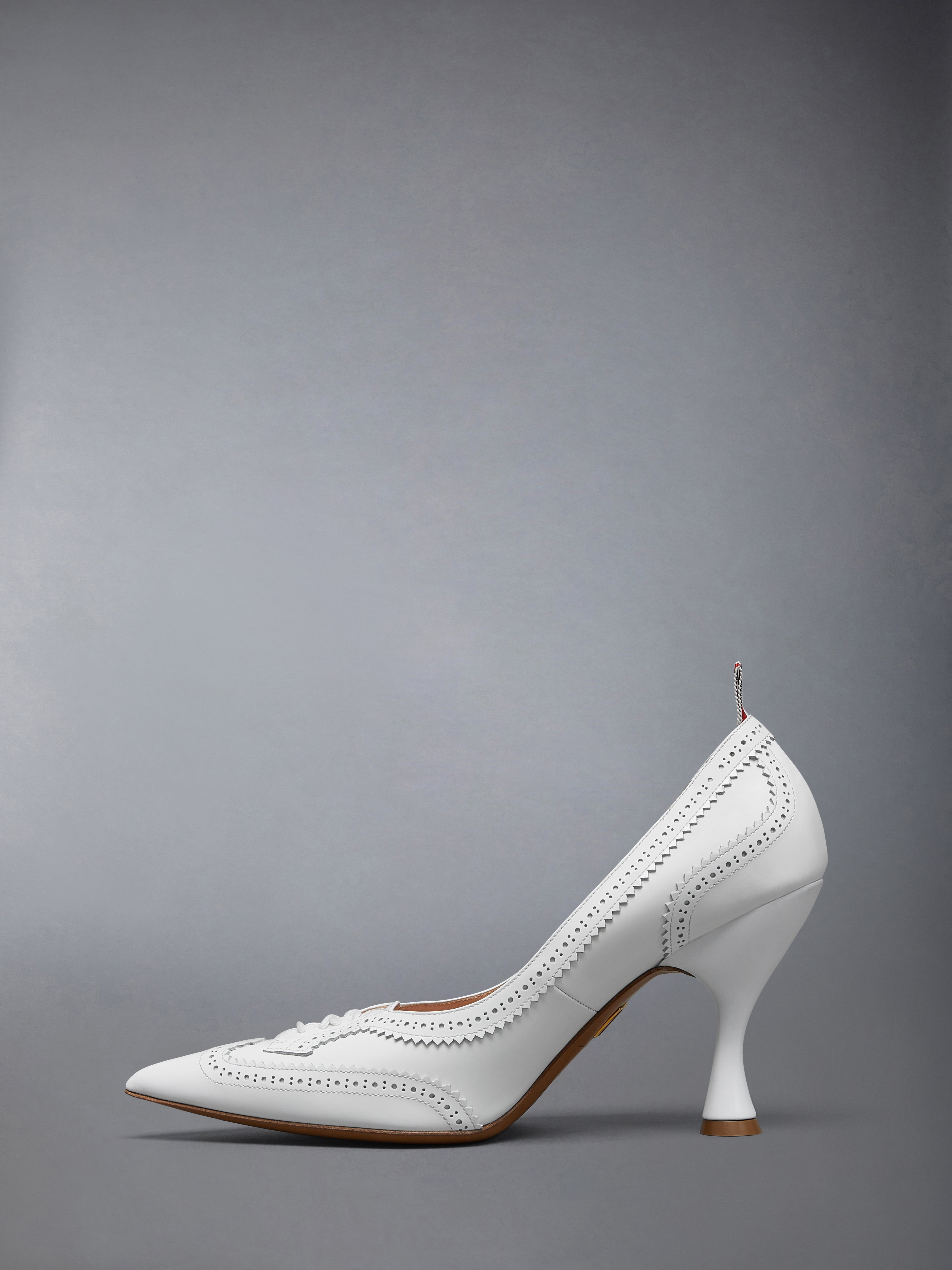 SOFT PATENT LEATHER WINGTIP 90MM CURVED HEEL PUMP - 3