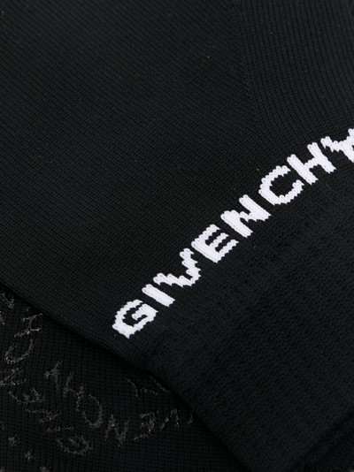 Givenchy logo pattern gloves outlook