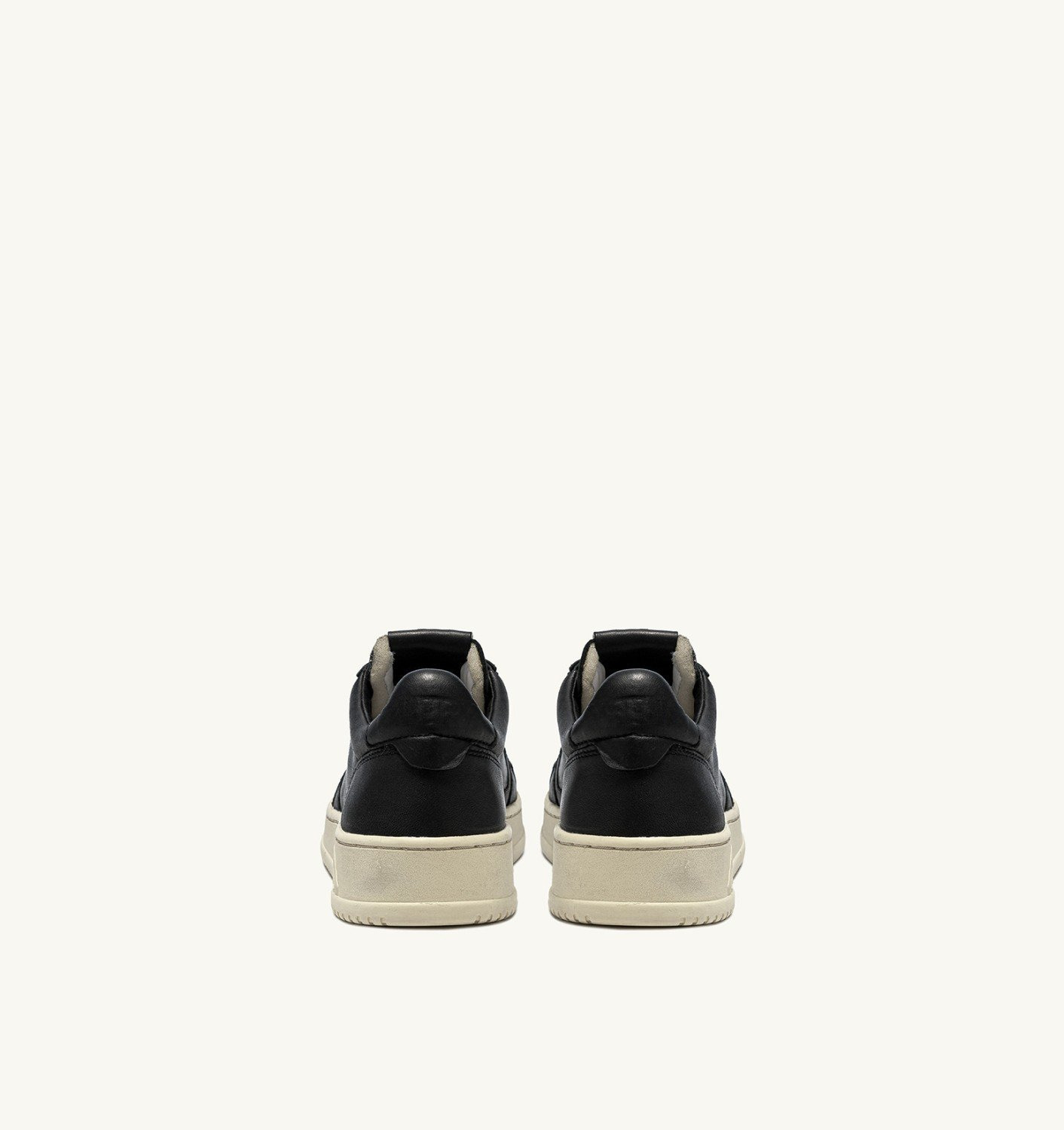 MEDALIST LOW SNEAKERS IN SUPER-SOFT BLACK NAPPA - 3