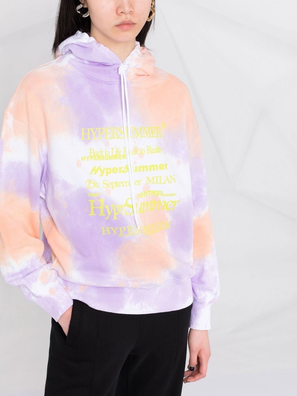 slogan-print tie-dye hoodie - 5