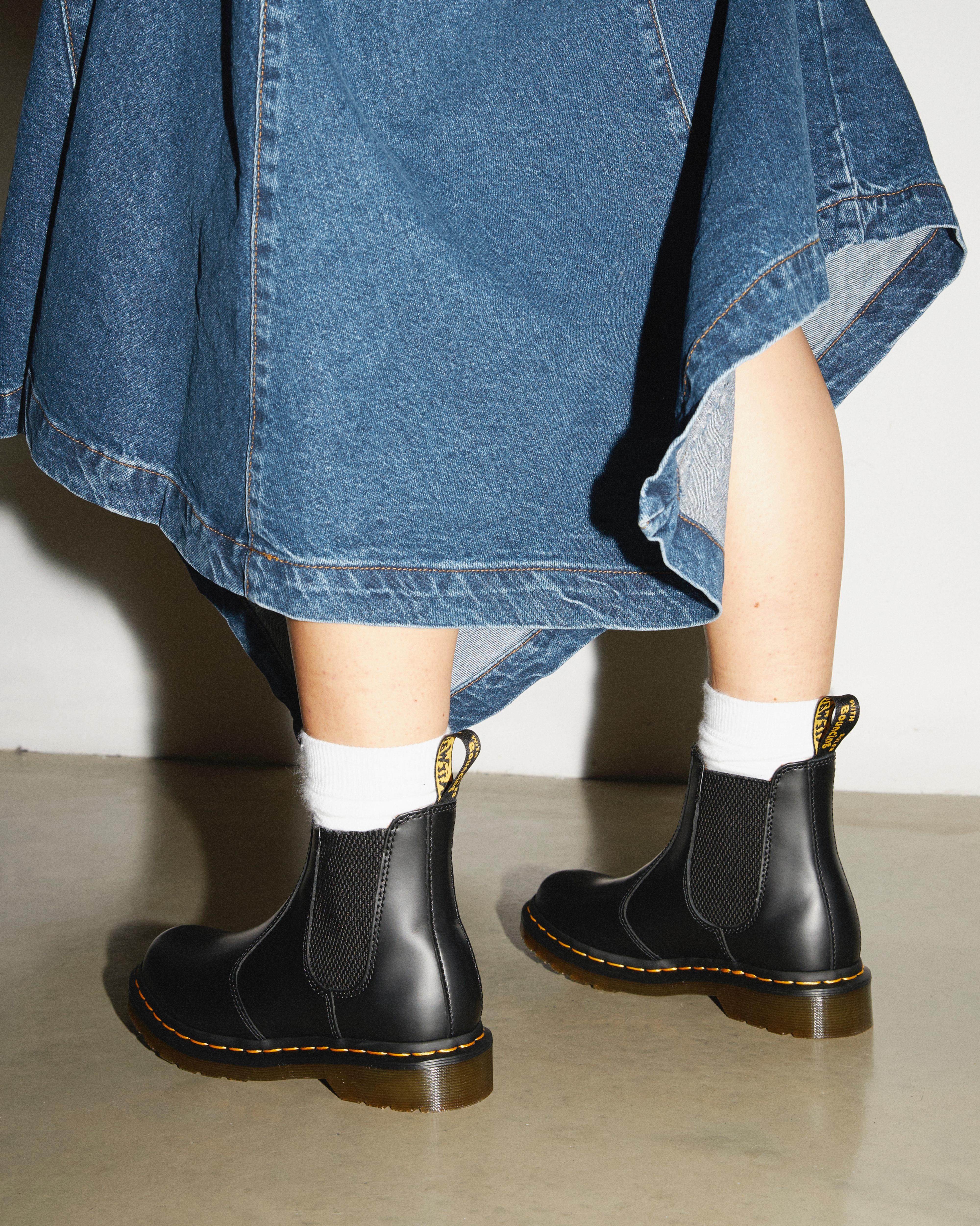 2976 Women's Smooth Leather Chelsea Boots - 6