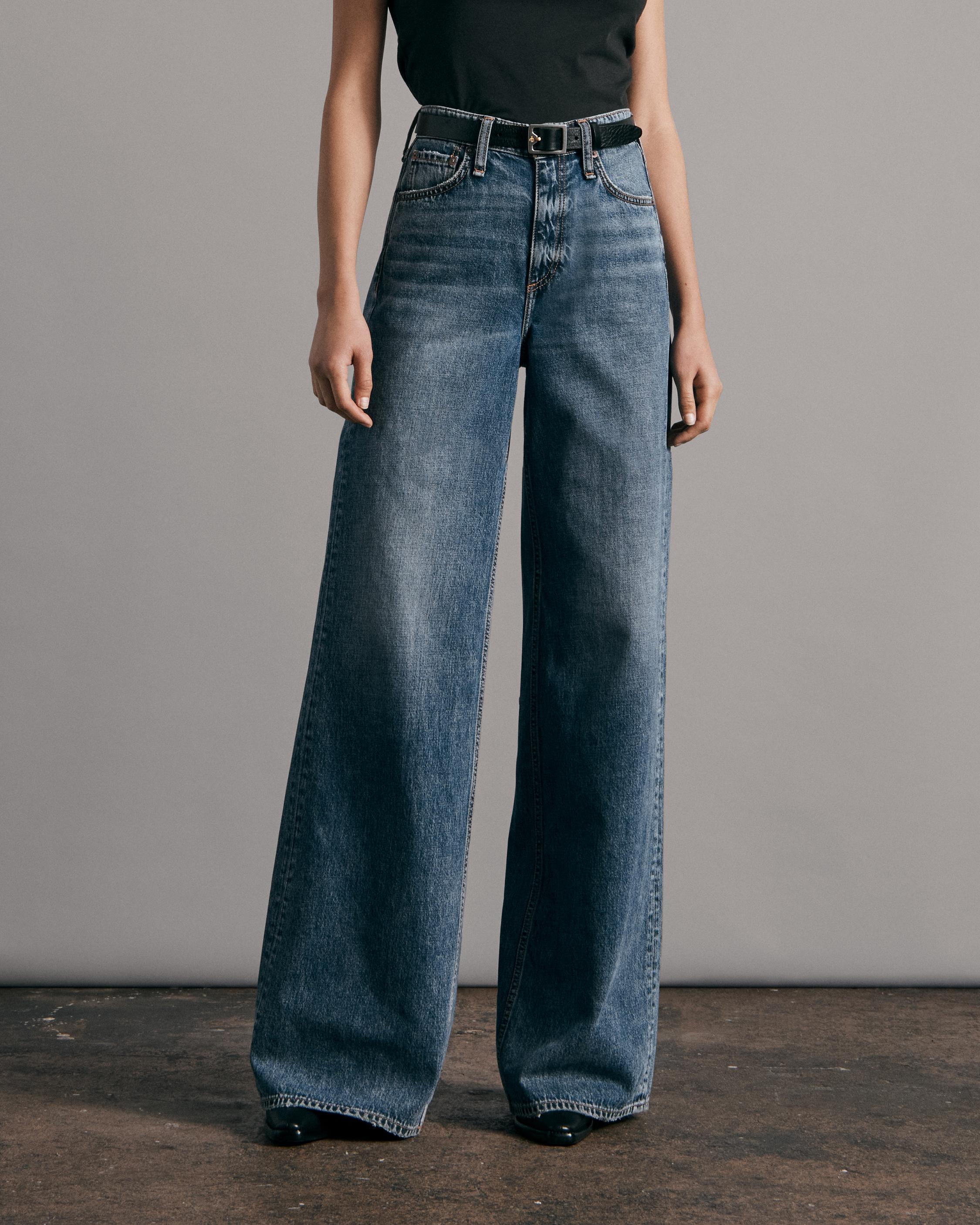 Sofie High-Rise Wide Leg - Pebbles
Relaxed Fit Mid Indigo Jean - 2