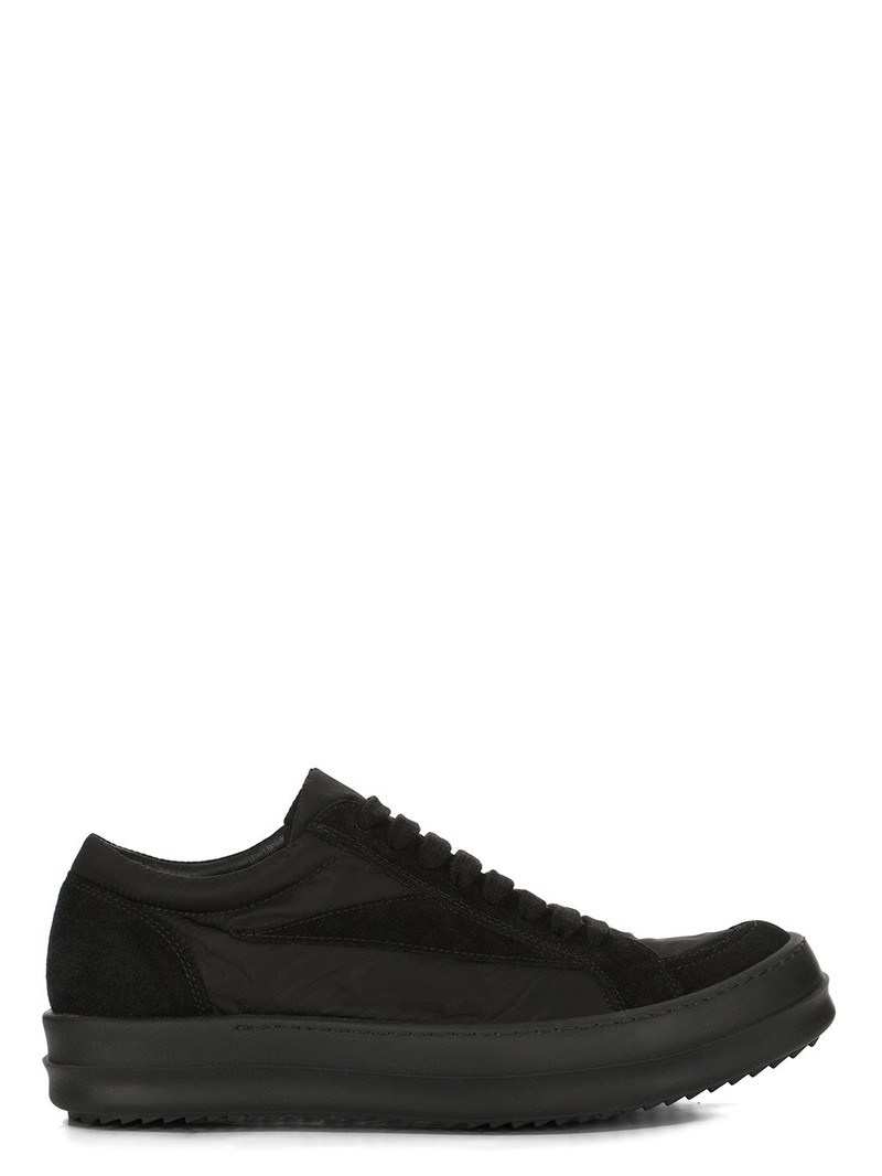 VINTAGE SNEAKS 1