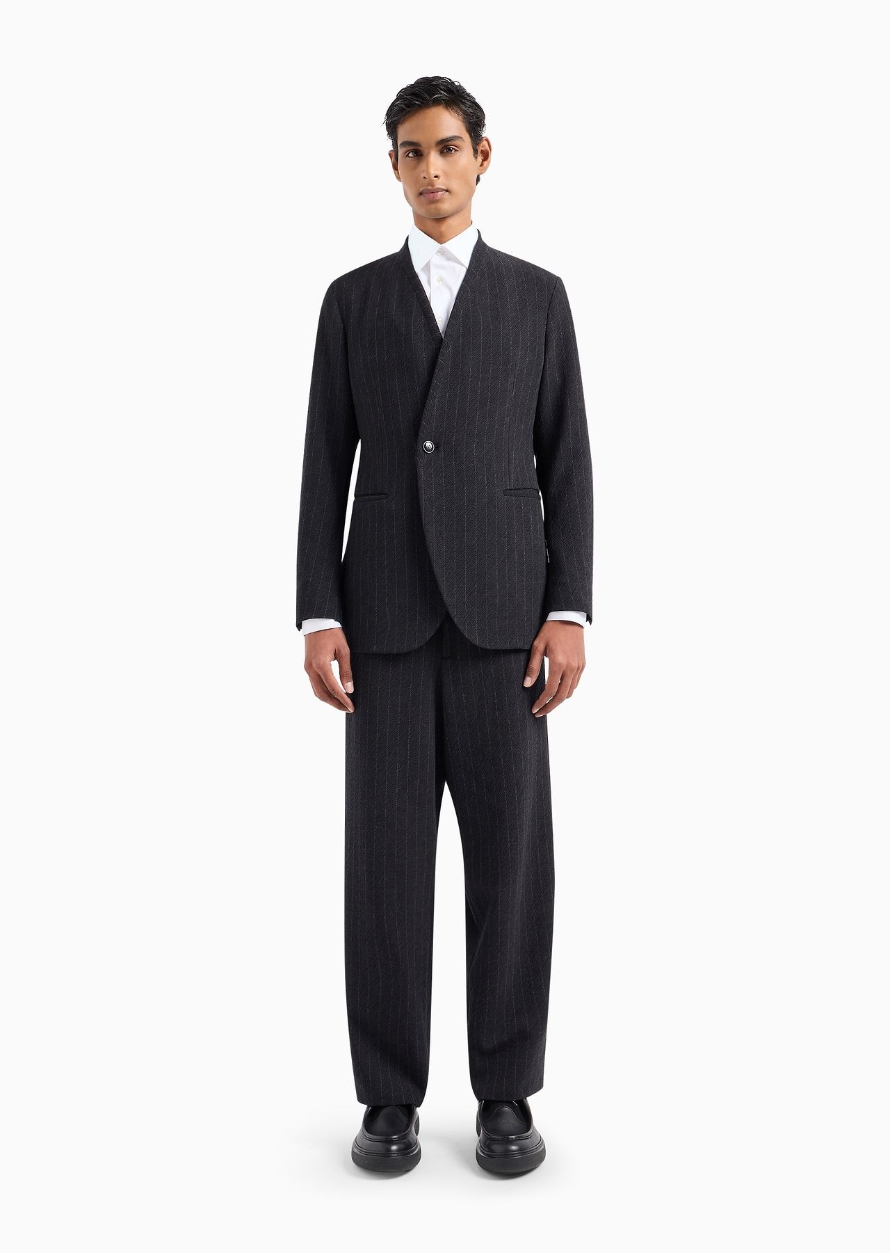Upton Line single-breasted suit in pinstriped jacquard virgin wool - 2