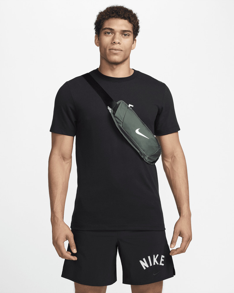 Nike Challenger Running Fanny Pack (Large, 1L) 1