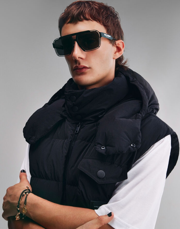 Quilted gilet with hood and branded plate - 2