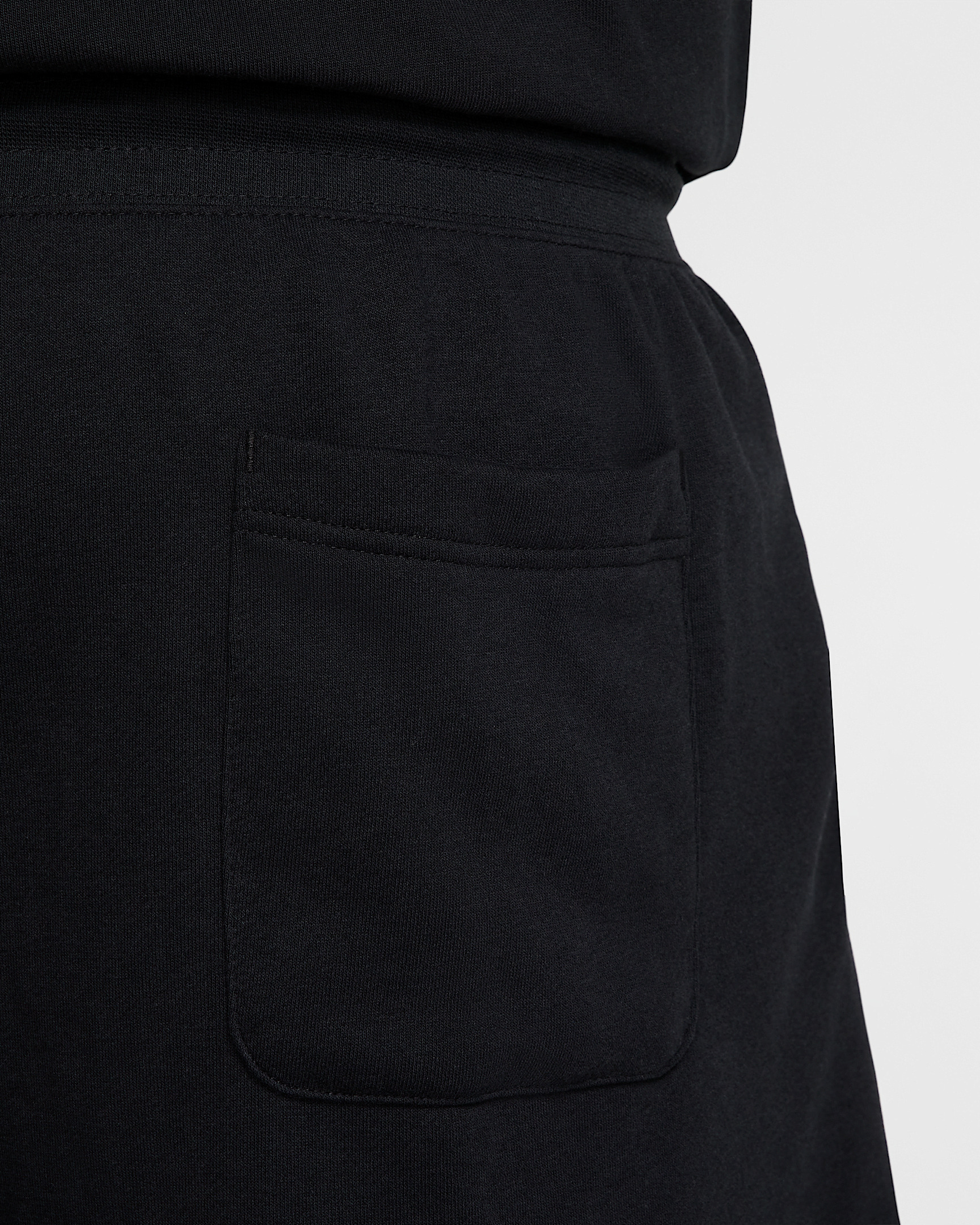 Nike Club Men's French Terry Alumni Shorts - 12