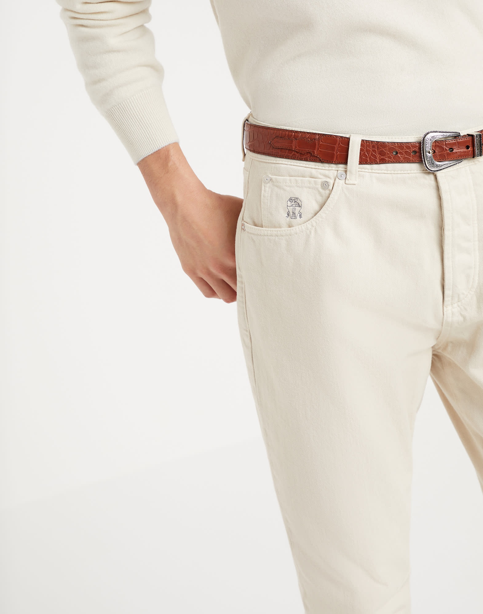 Garment-dyed leisure fit five-pocket trousers in slubbed cotton denim - 3