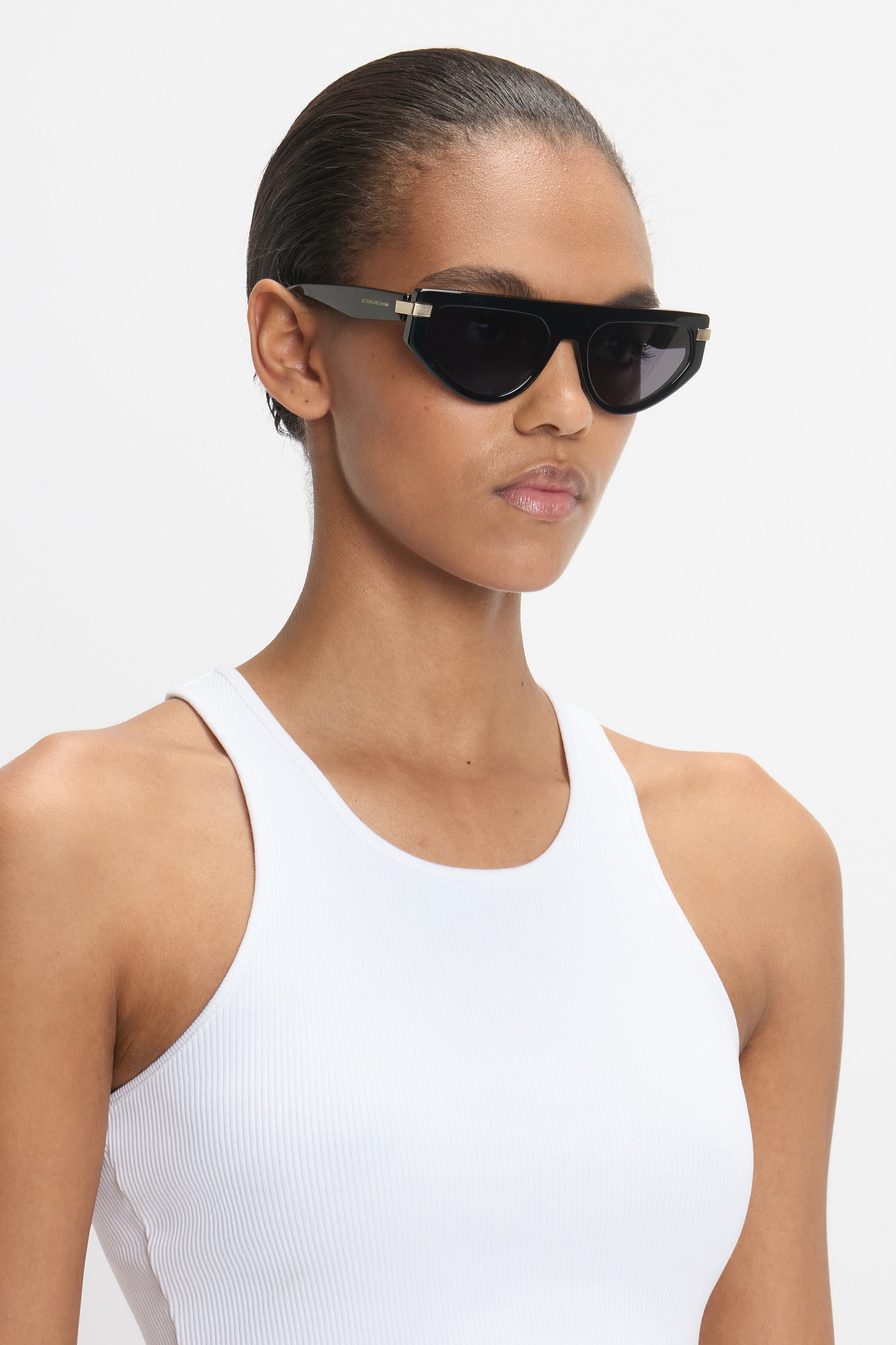 Visor Hinge-Detail Sunglasses In Black - 6