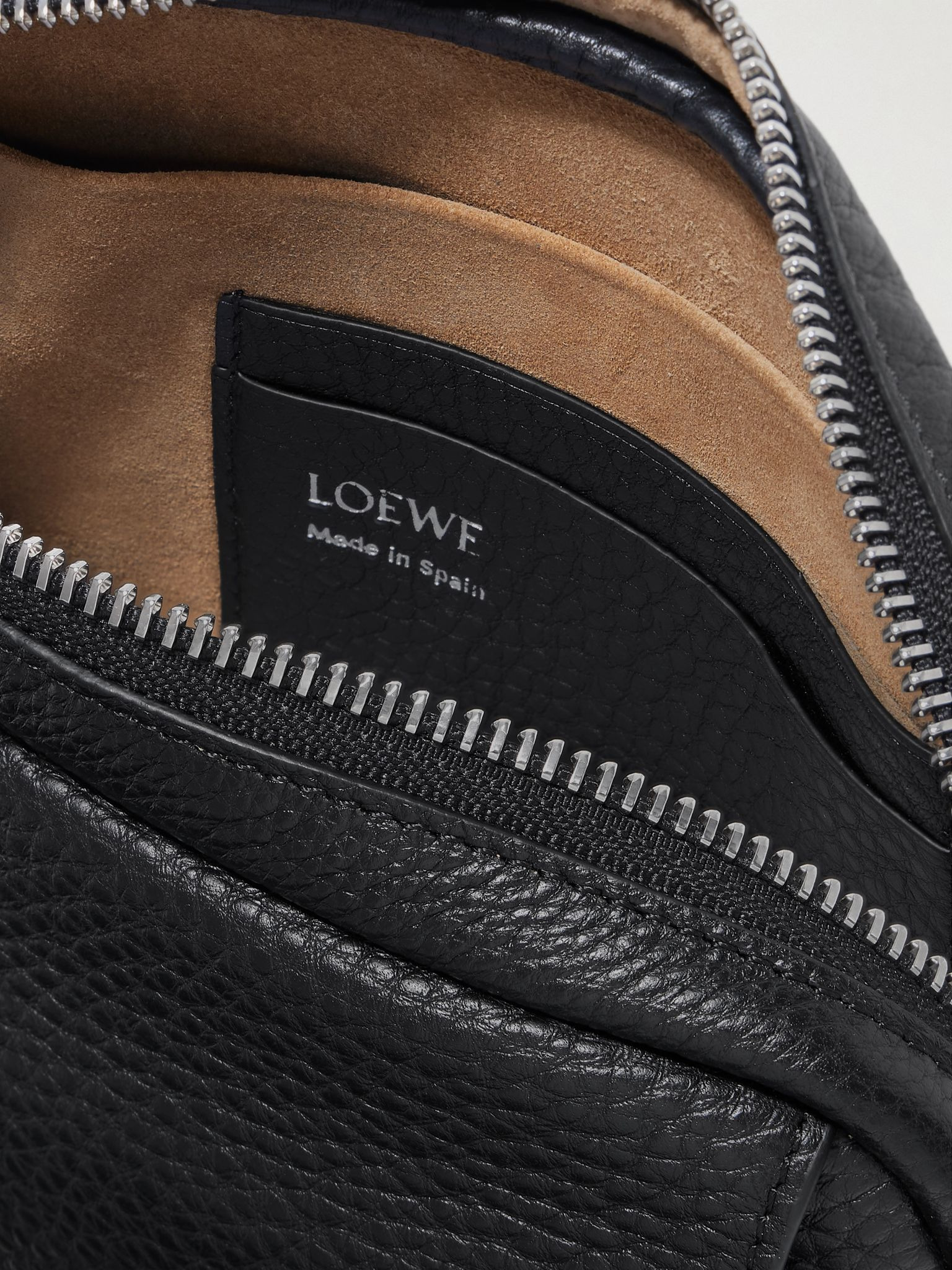Pebble Full-Grain Leather Messenger Bag Black - 5