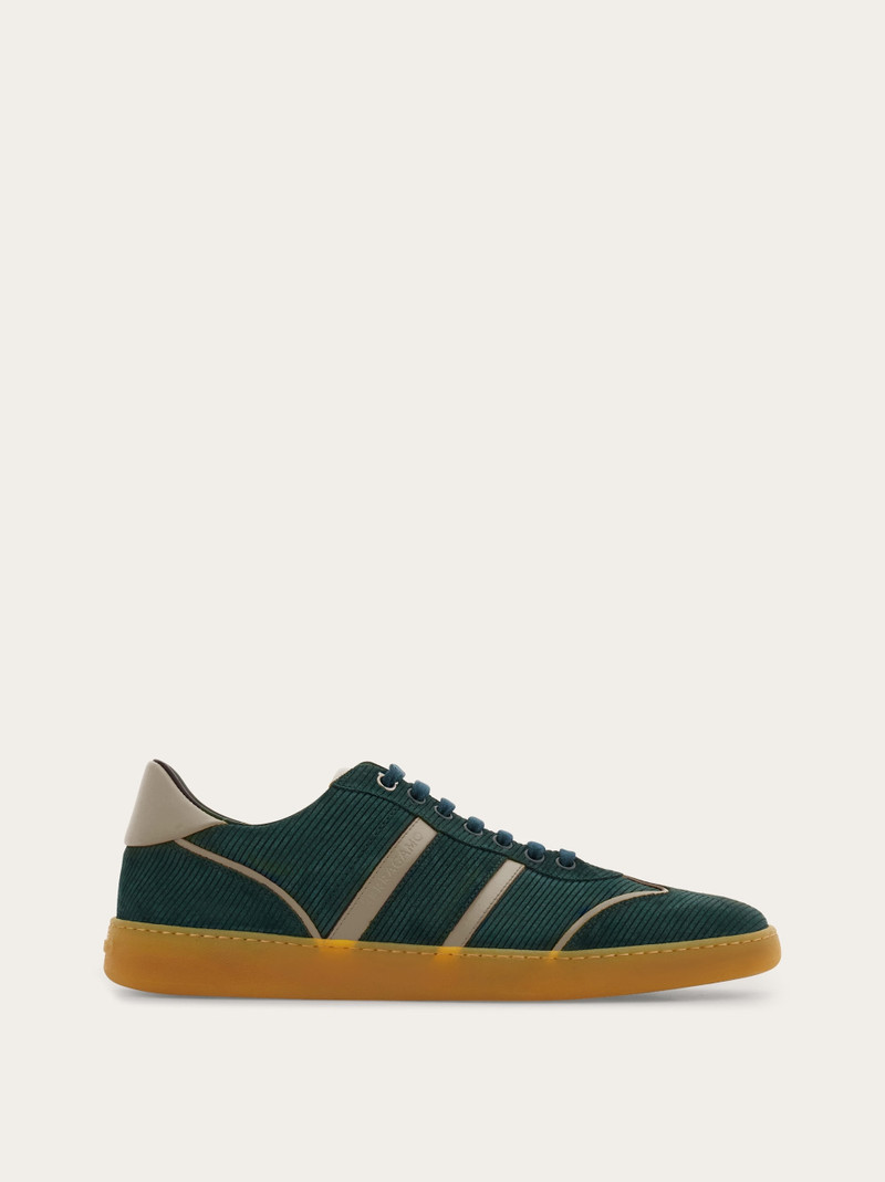 Low-top sneaker with logo 1