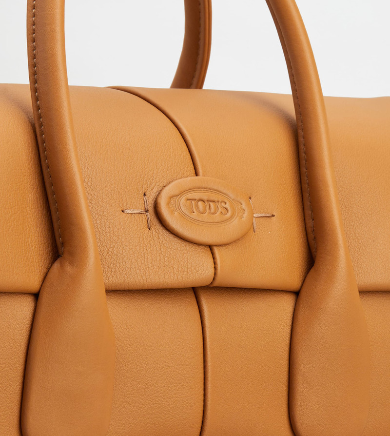 TOD'S DI BAG REVERSE EW FLAP IN LEATHER SMALL - BROWN 6