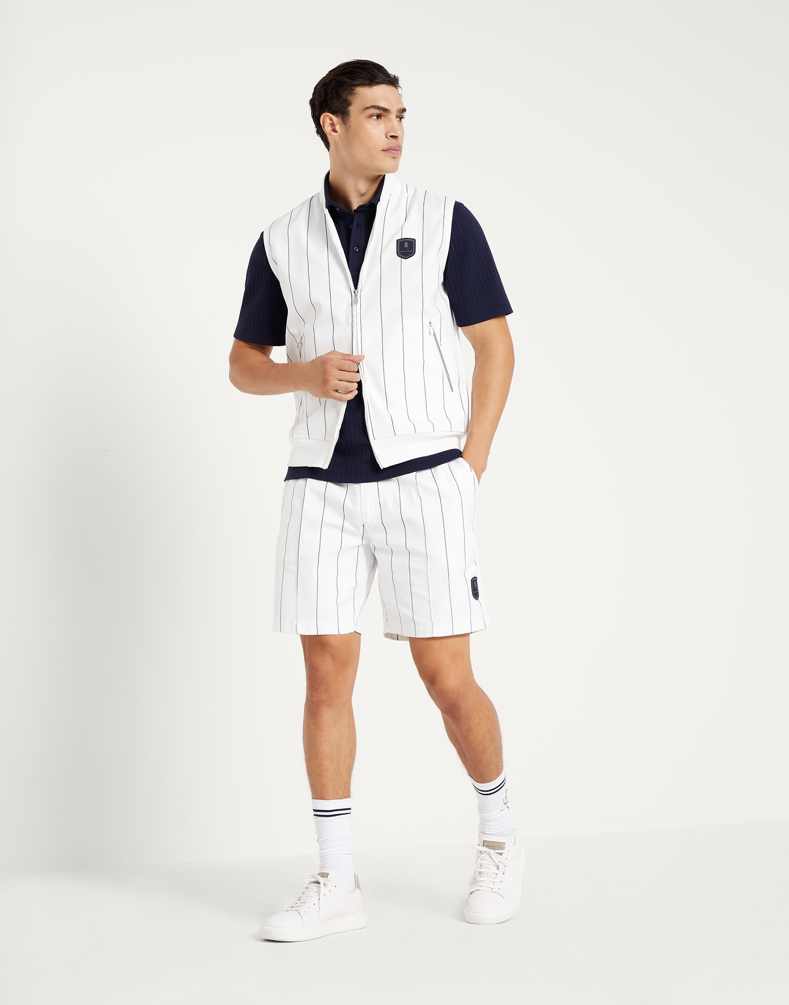Chalk stripe nylon sleeveless sweatshirt with zipper and tennis badge - 5