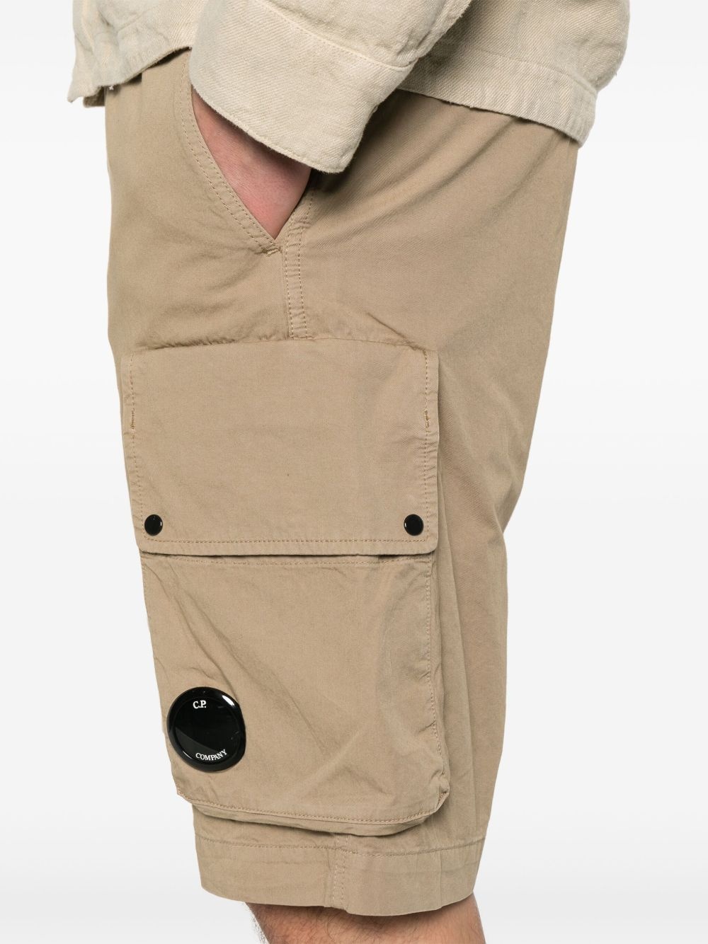 Lens-detail cargo shorts - 5