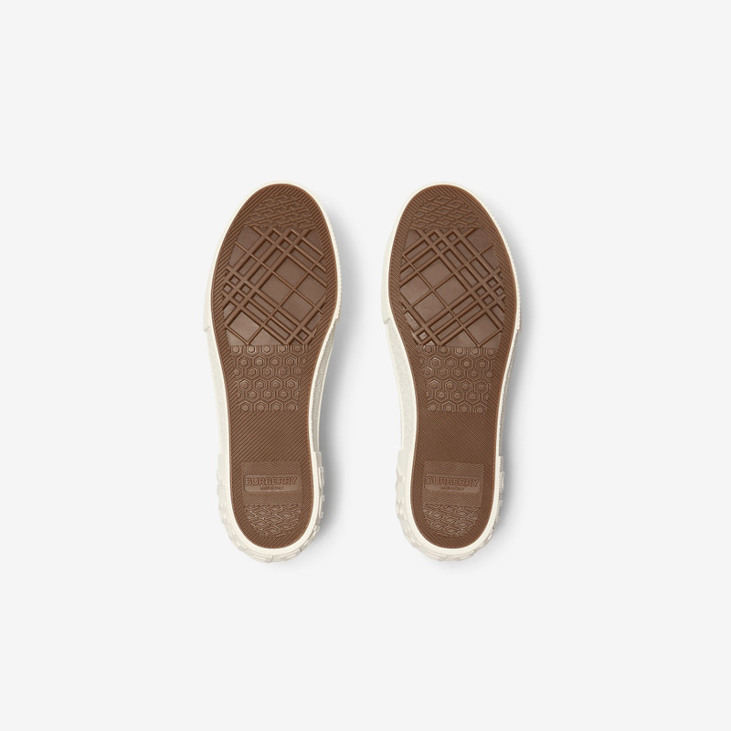 Check Sneakers 5