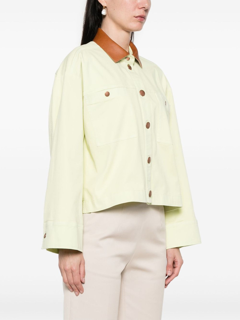 contrasting-colour jacket 3