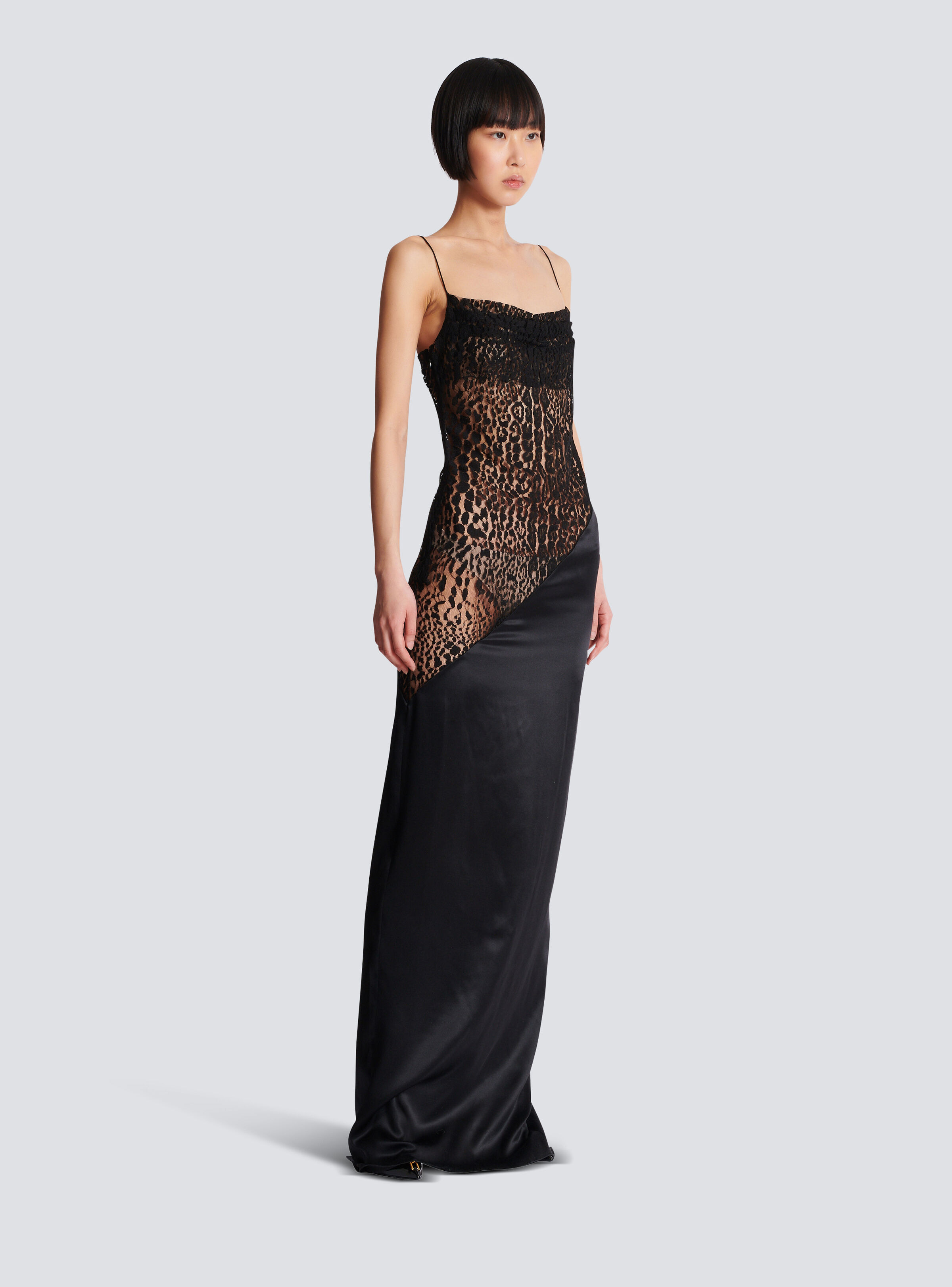Flowing spaghetti strap dress - 3