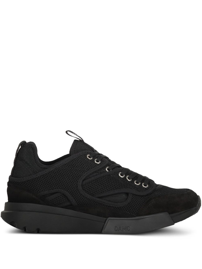 low-top sneakers 1