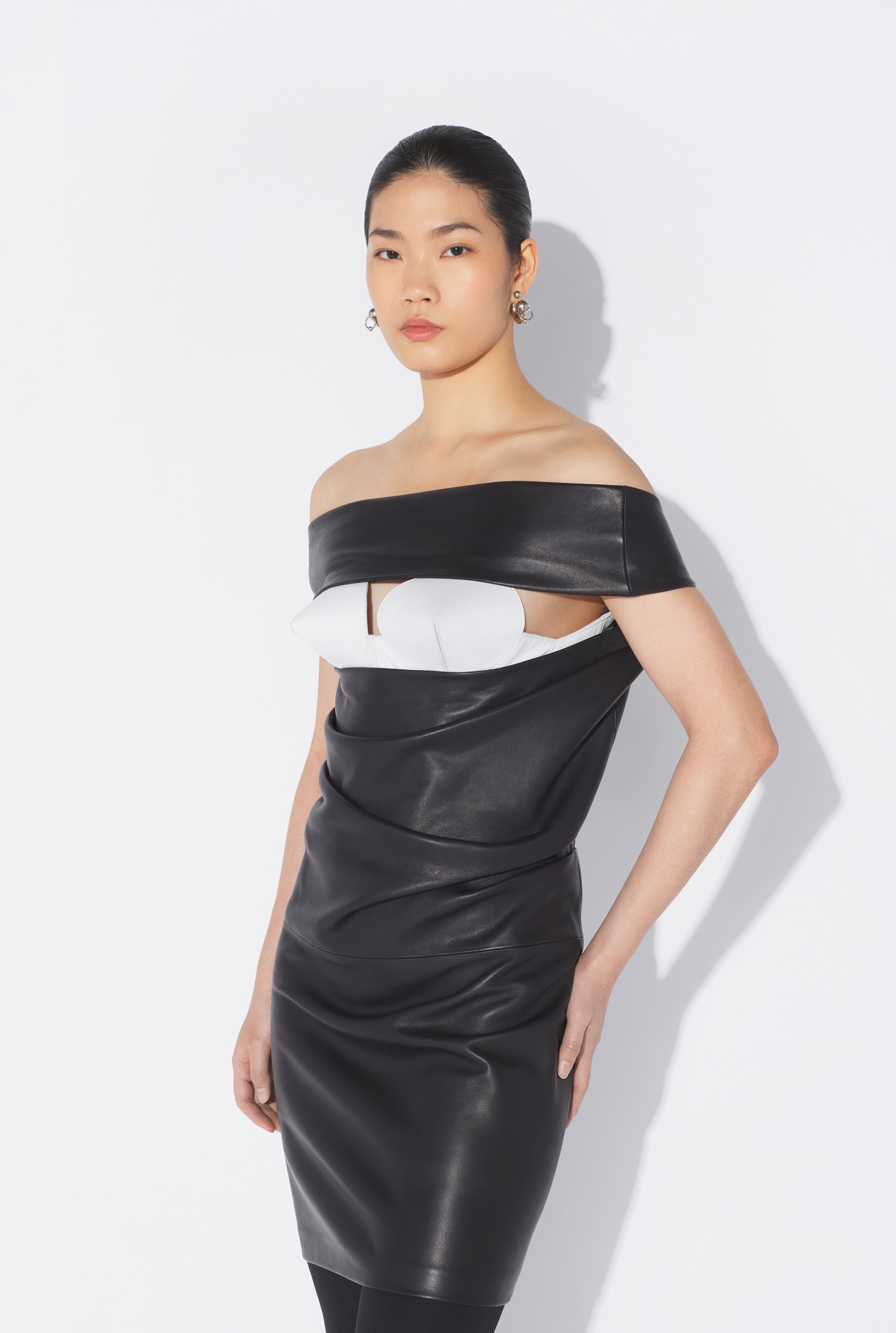 THE DRAPED LEATHER DRESS - 3