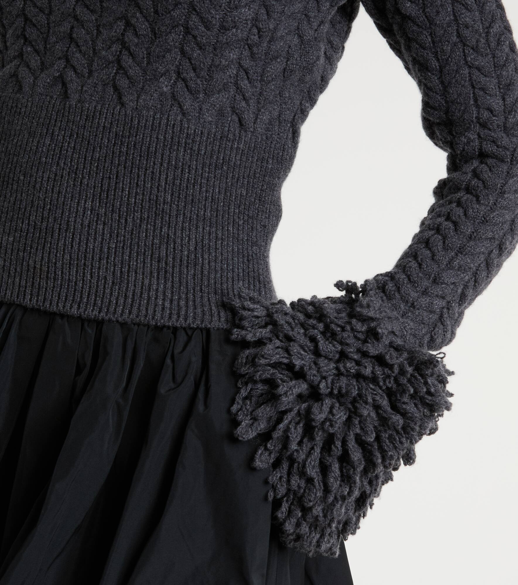 Cable-knit wool and cashmere sweater - 5
