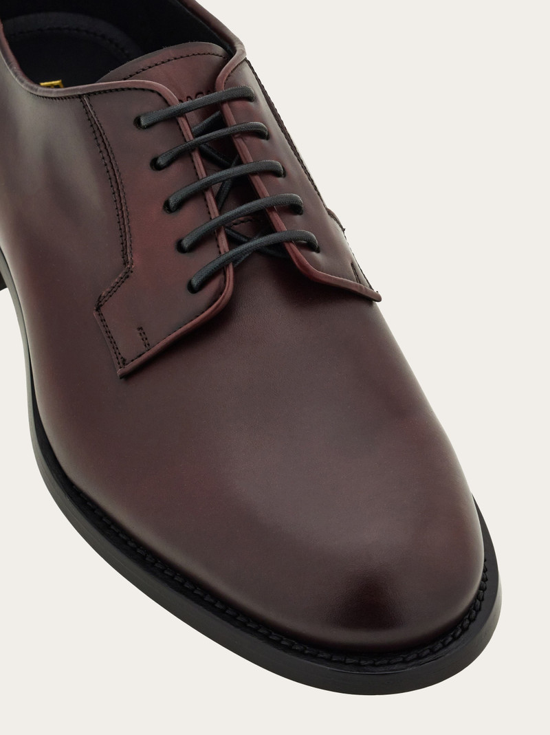 Derby shoe 7