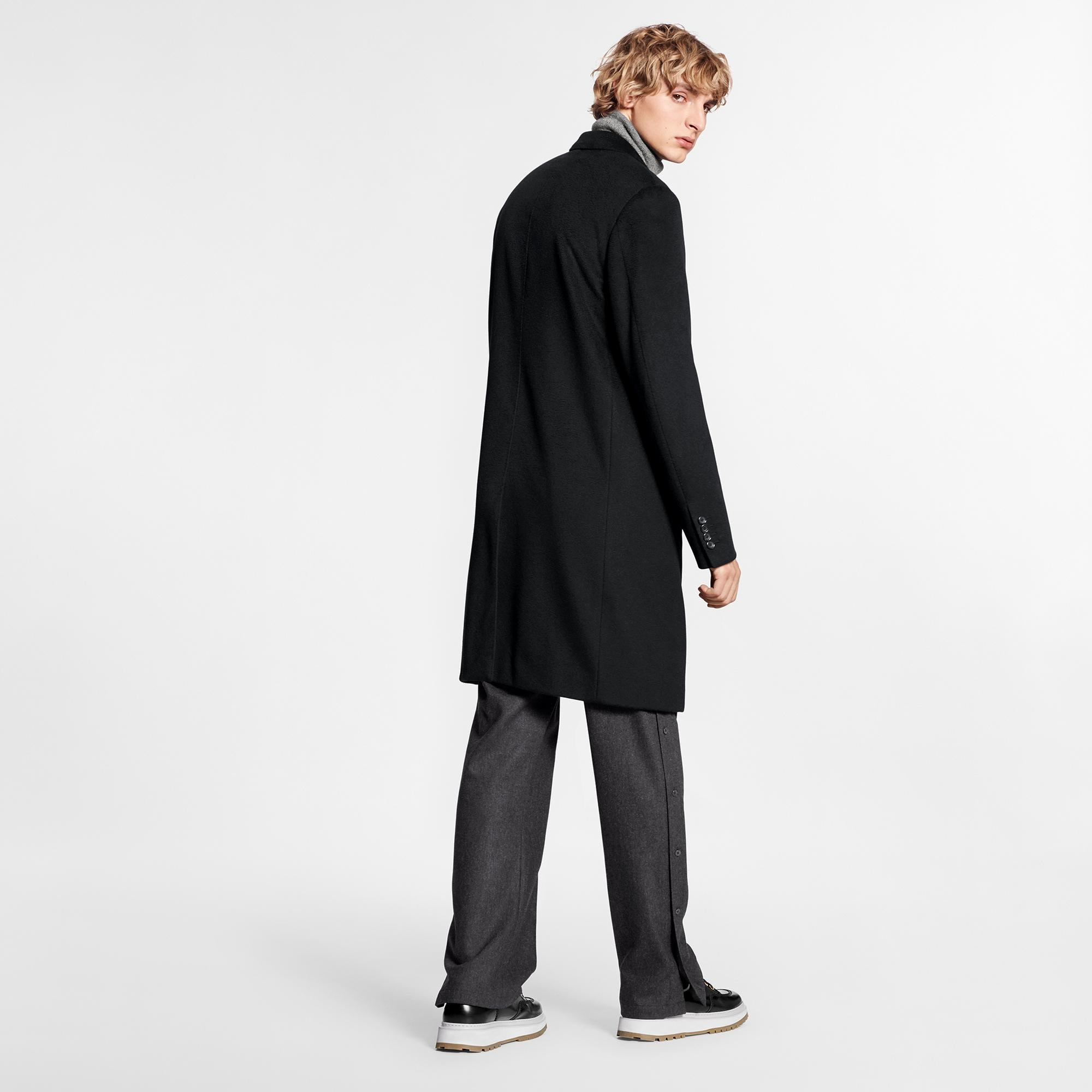 Classic Single-Breasted Coat - 5