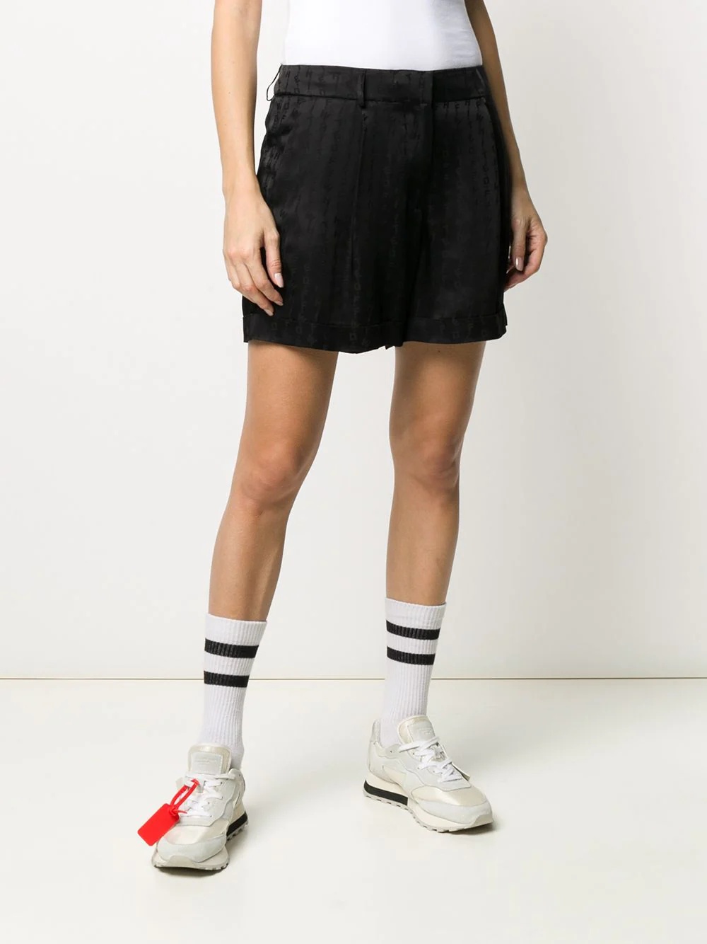 tone-on-tone logo shorts - 3