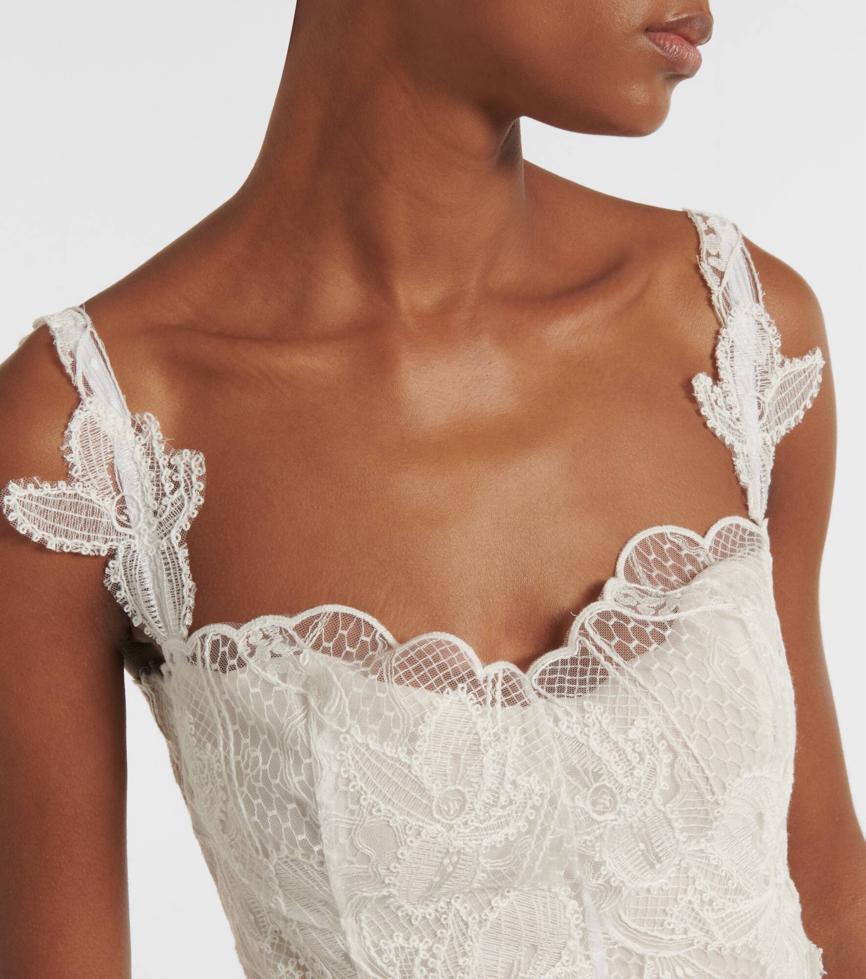 Lace gown - 4