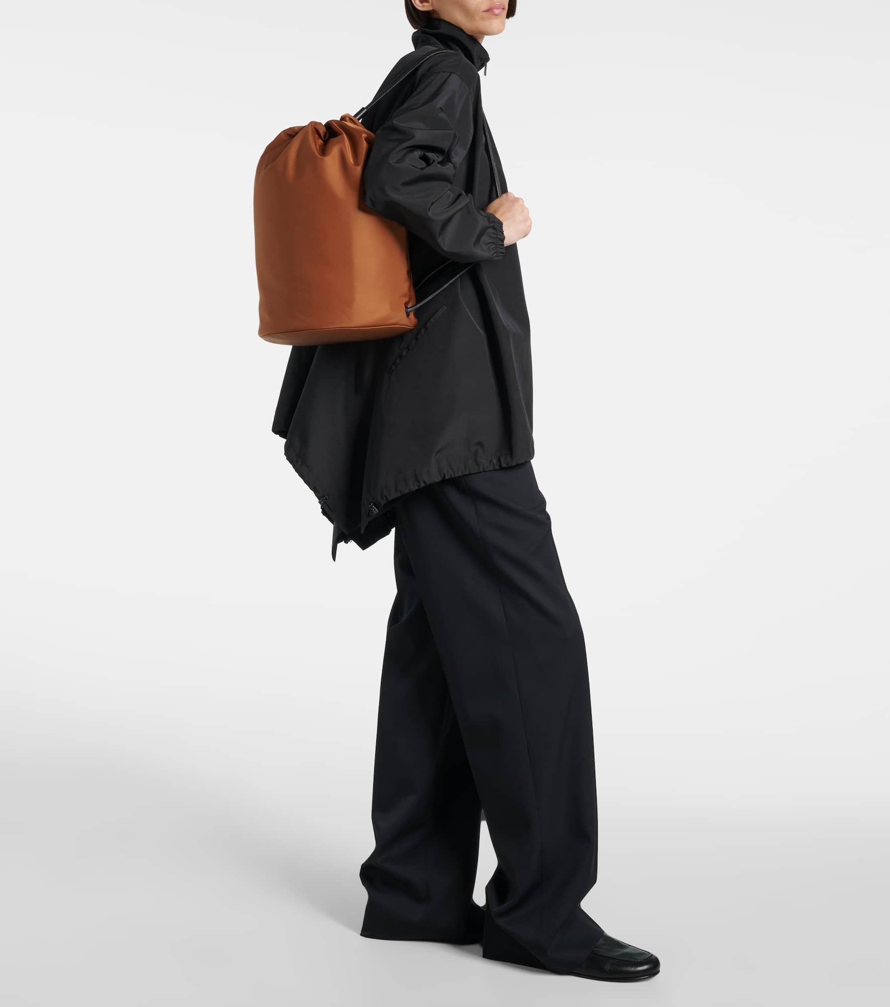 Sporty leather-trimmed backpack - 5