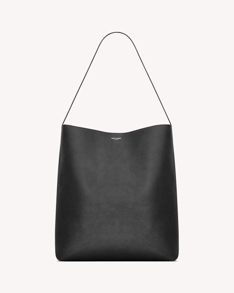 BOLD HOBO BAG IN LEATHER 1