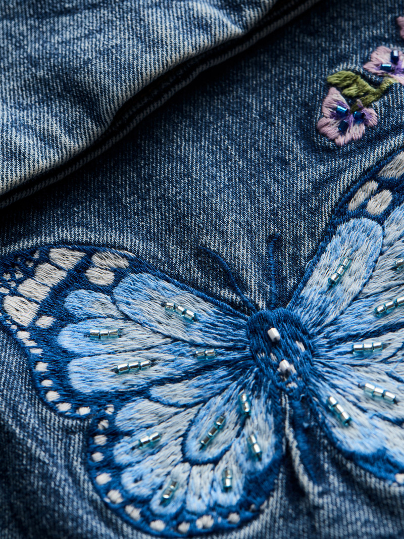 BEAUTIFUL EMBROIDERED JEAN 3