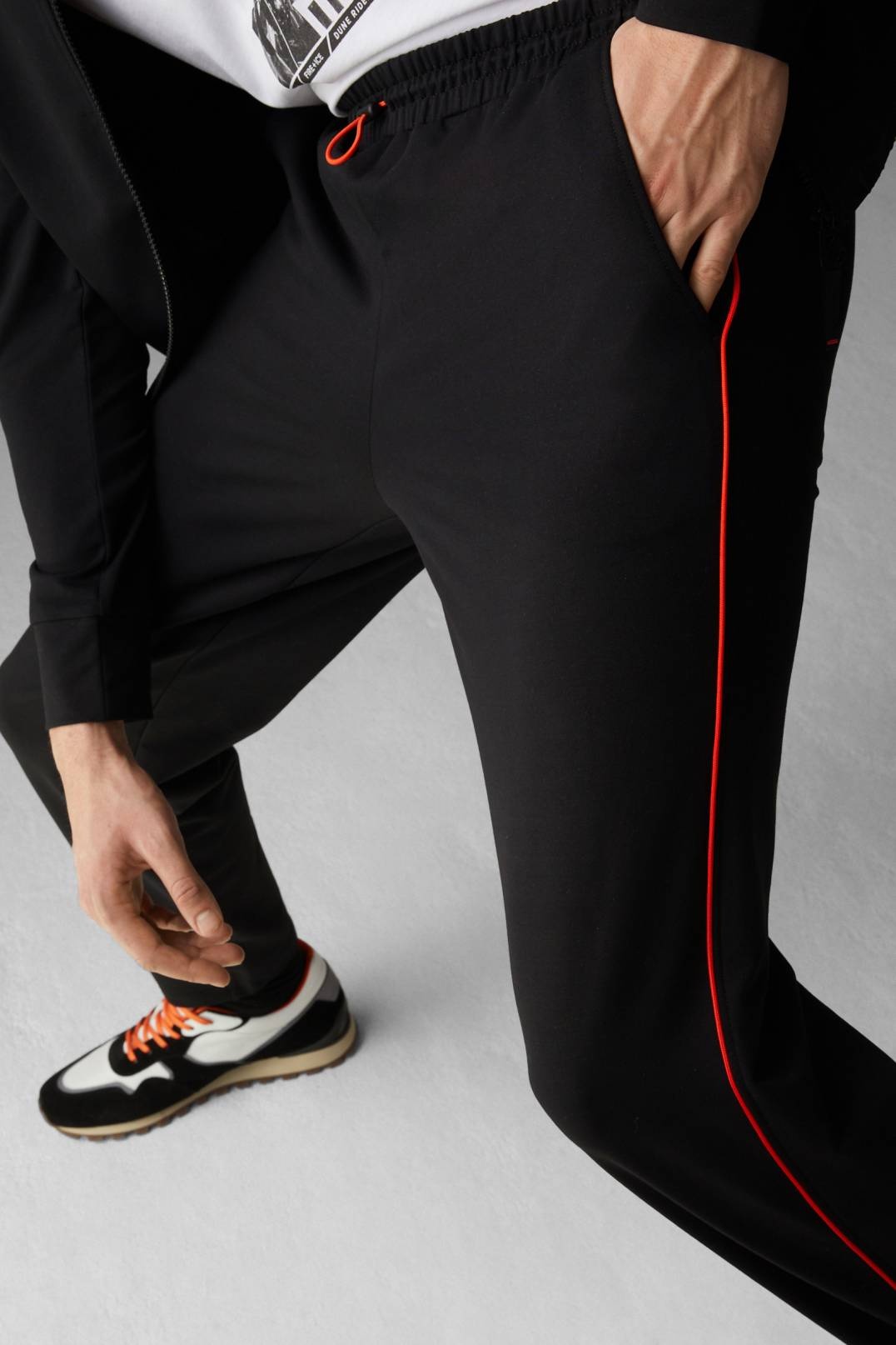 PEDRO JOGGING TROUSERS IN BLACK - 5