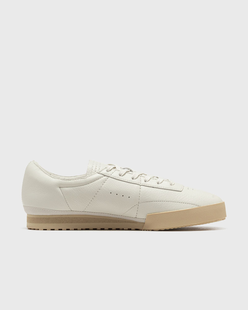 LACOSTE AURA 225 3 SMA outlook