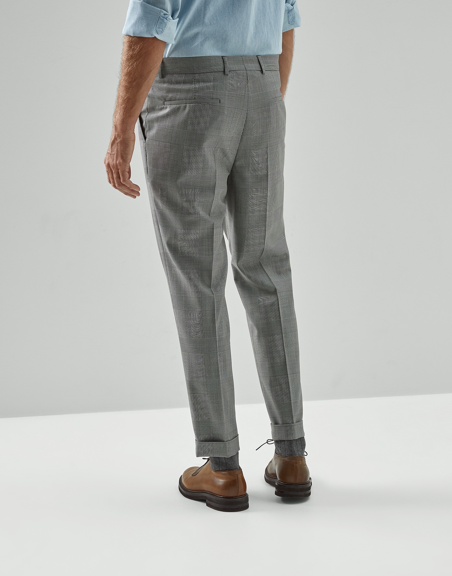 Leisure fit trousers in super 150s virgin wool Prince of Wales with pleat - 2