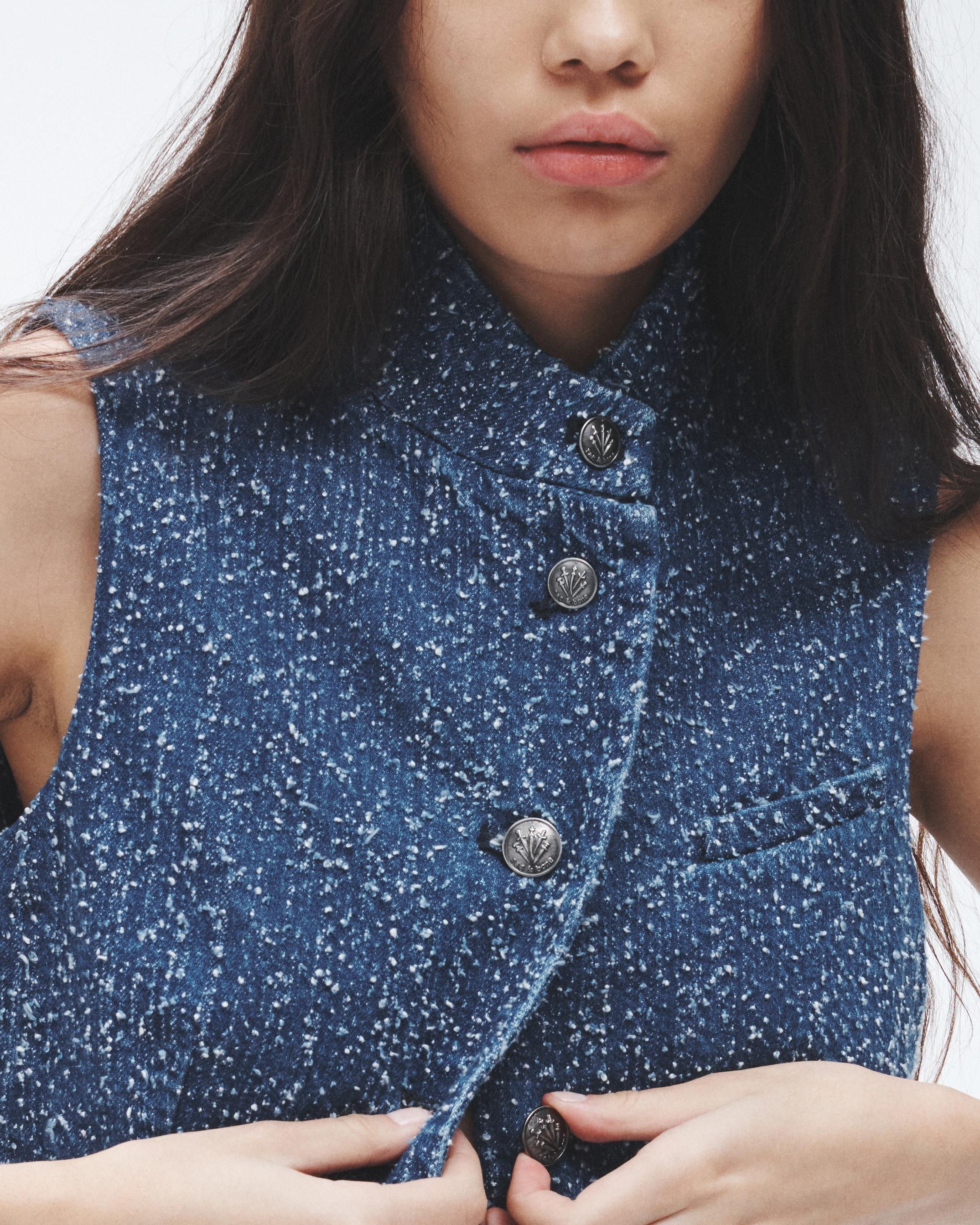 Slade Denim Vest
Tailored Fit - 3