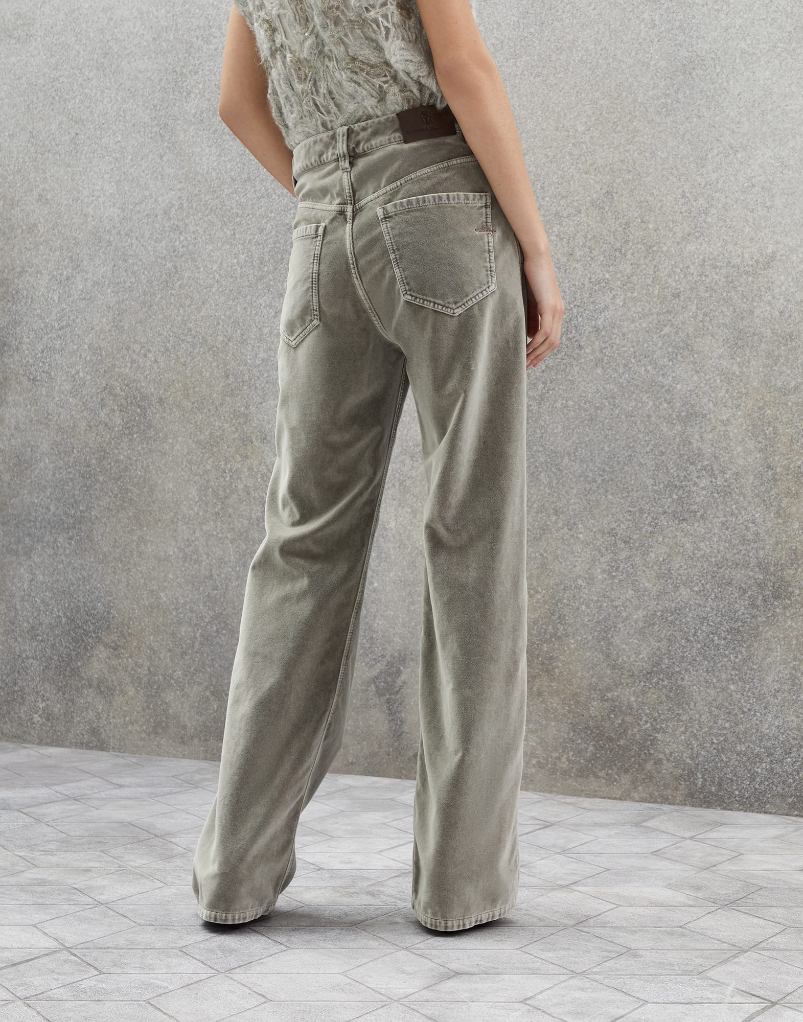 Garment-dyed five-pocket loose trousers in cotton velvet with monili - 2