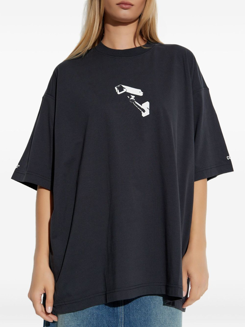 VETEMENTS camera-print T-shirt outlook