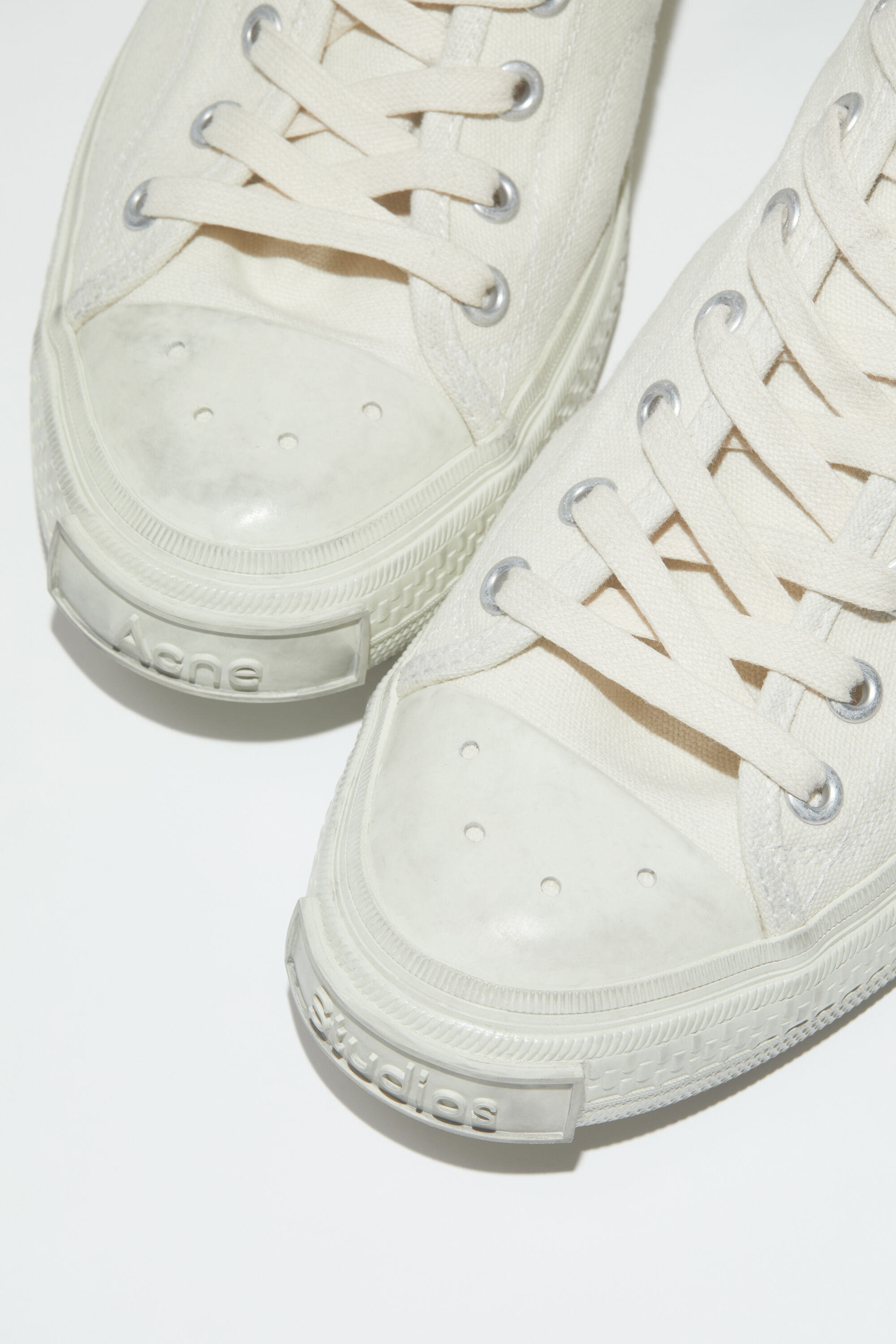 Low top sneakers - Off white/off white - 6