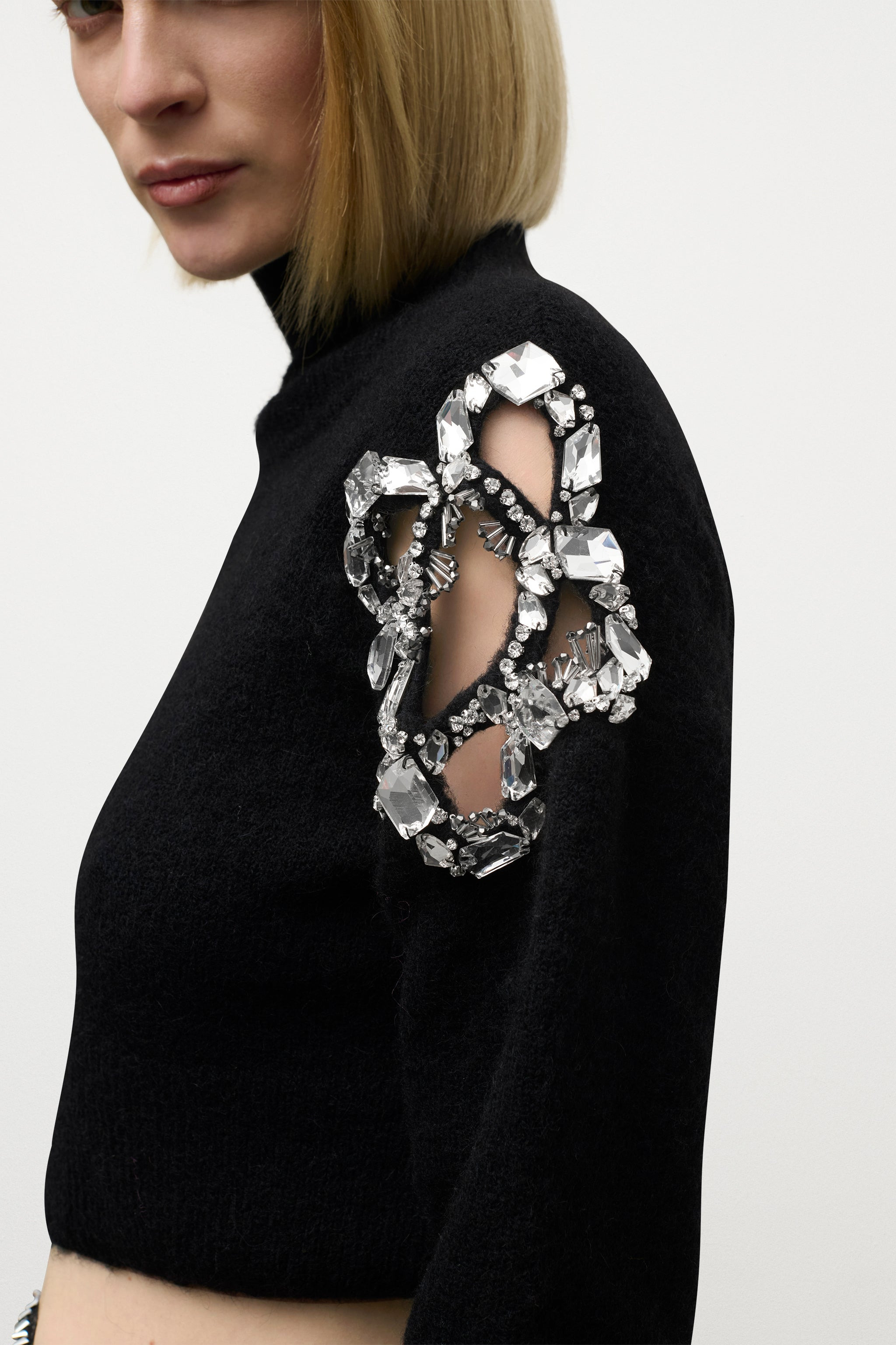 CRYSTAL CLUSTER FLOWER CROPPED TURTLENECK SWEATER - 6