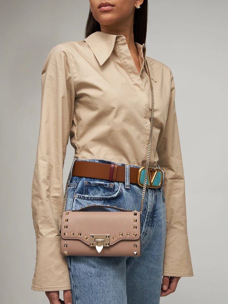 ROCKSTUD GRAINED LEATHER SHOULDER BAG - 3