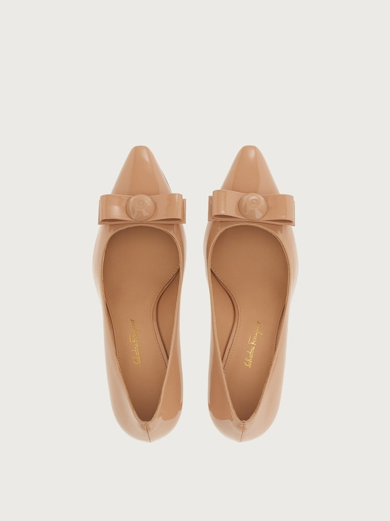 FERRAGAMO VARA BOWL PUMP SHOE outlook