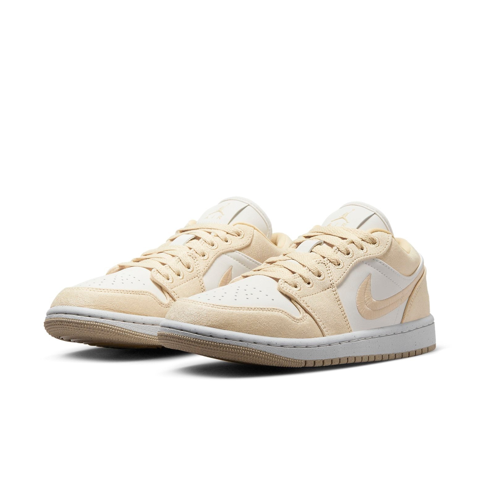 (WMNS) Air Jordan 1 Low SE 'Canvas - Team Gold' FN3722-701 - 3