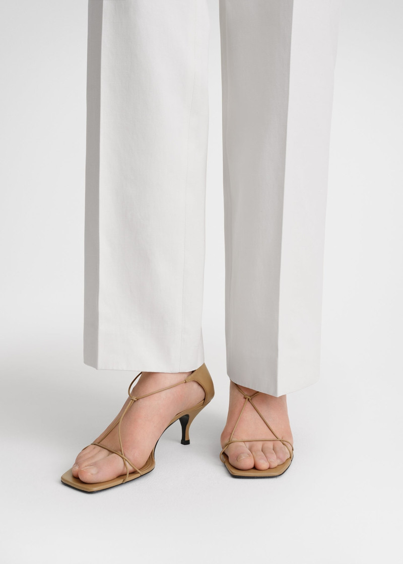 TOTEME The Leather Knot Sandal caramel outlook