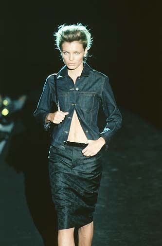 Gucci Fall 1999 Tom Ford Red Denim Jacket - 2
