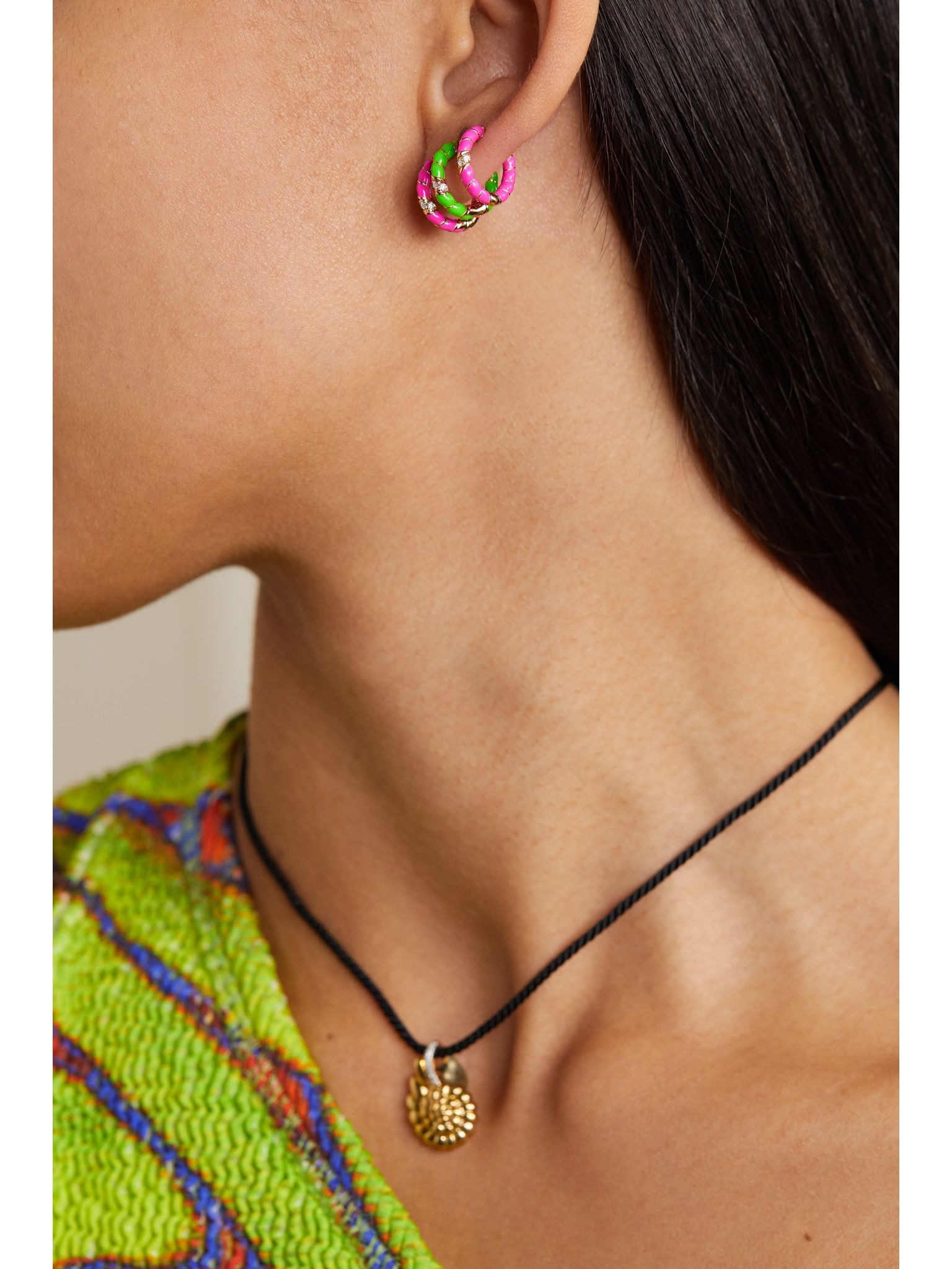 9-karat gold, enamel and diamond hoop earrings Pink - 6