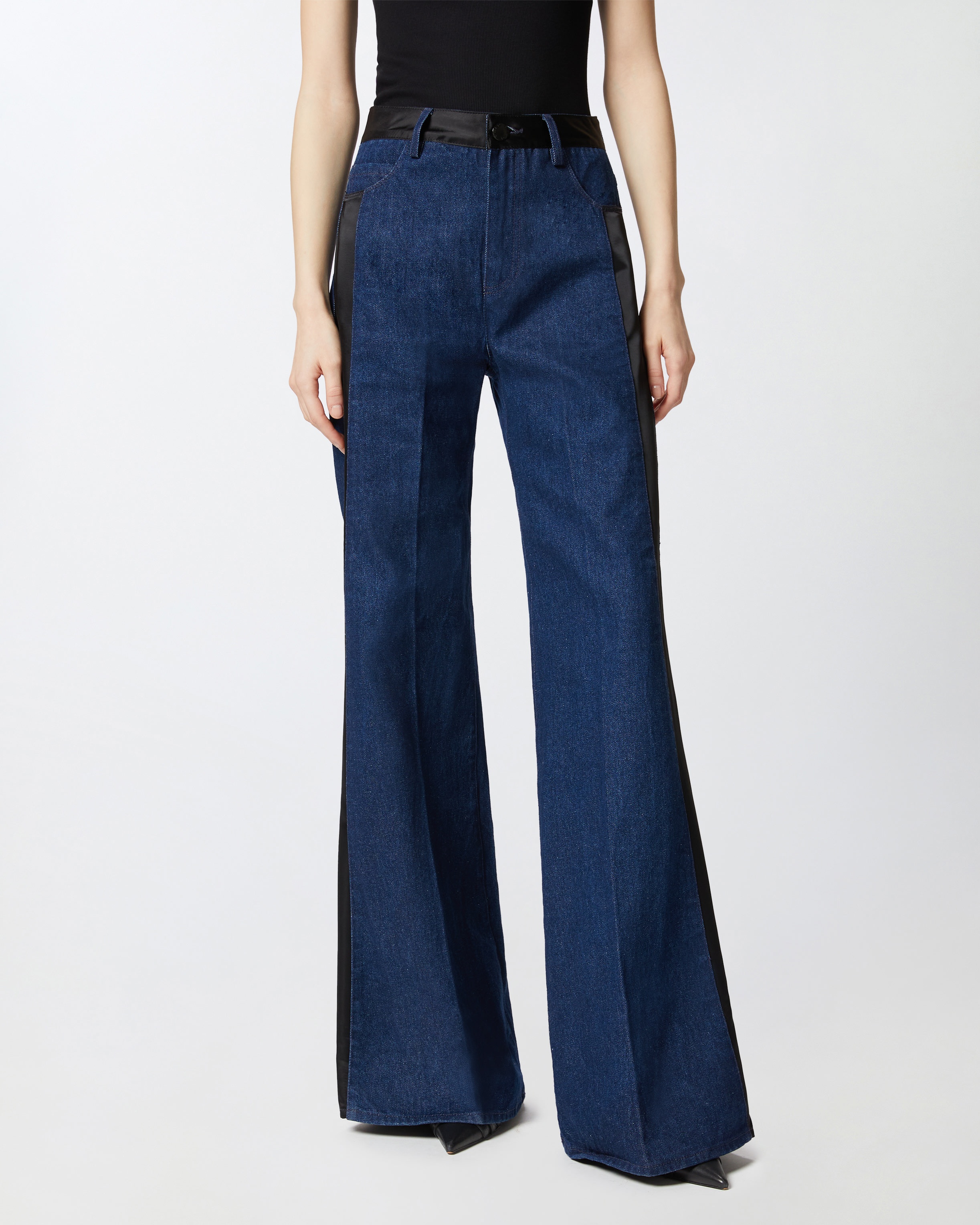 FLARED JEANS WITH SHINY BLACK SATIN DETAILS - 3