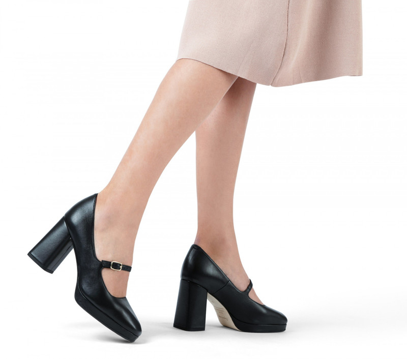 Repetto Paloma Mary Janes outlook