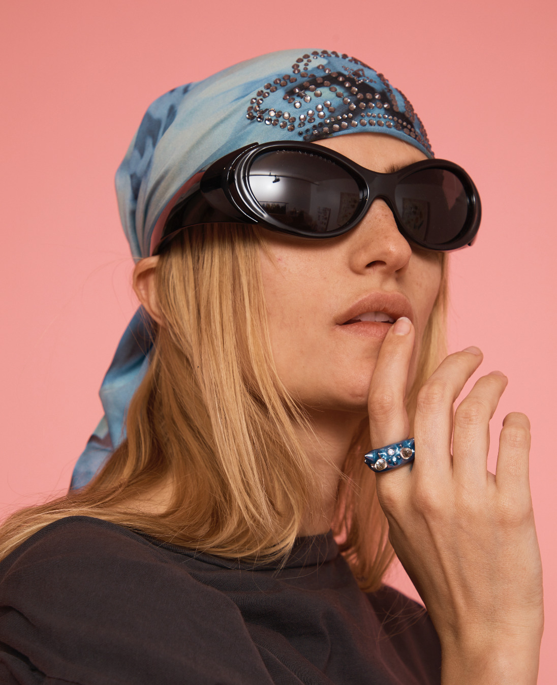 SEA BLUE DEMI ALIEN RING - 2