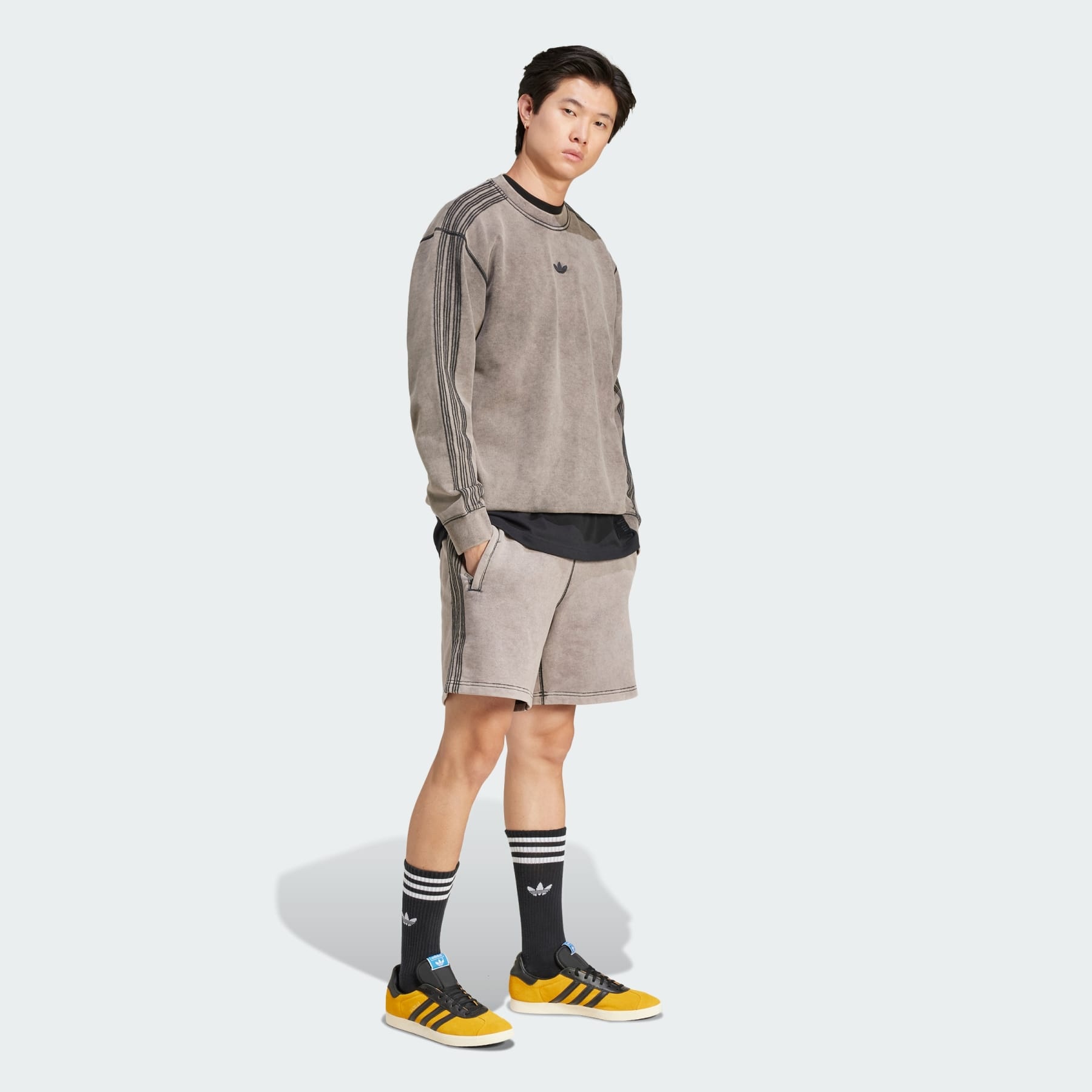 【adidas】 Premium Essential Retro Washed Crew Sweatshirt adidas Premium Essentials Retro Washed Crew Sweatshirt