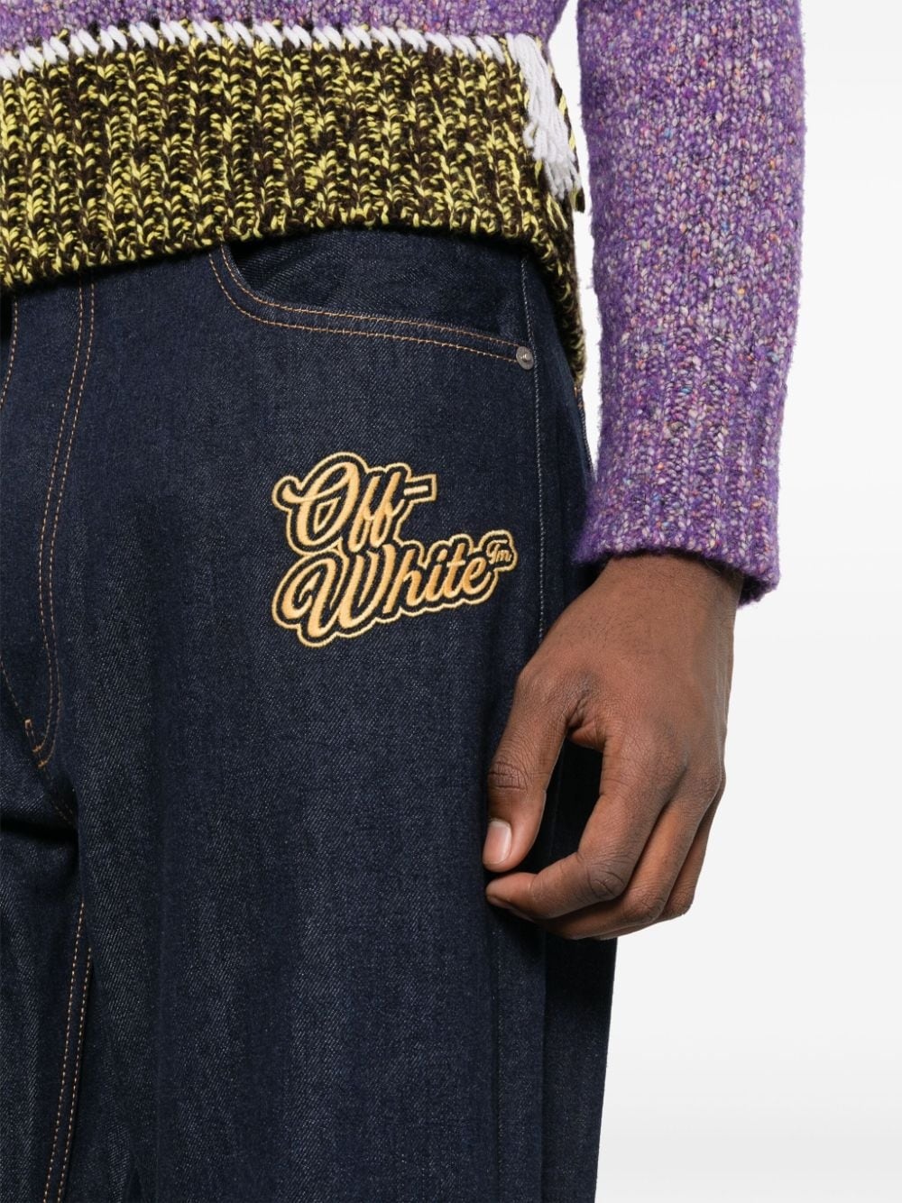 logo-embroidered flared jeans - 5